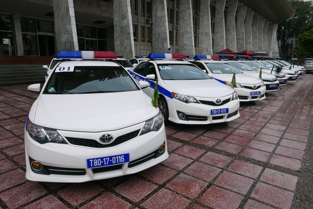 
Dàn xe chuyên dụng theo đoàn chiến sĩ vào Đã Nẵng làm nhiệm vụ tuần tra dẫn đoàn. Tuần lễ Cấp cao Diễn đàn Hợp tác kinh tế châu Á - Thái Bình Dương (APEC) sẽ diễn ra tại Đà Nẵng từ ngày 6-11/11.
