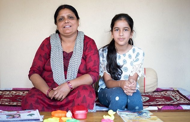 Bé gái 11 tuổi có thể ngửi thấy mùi của màu sắc