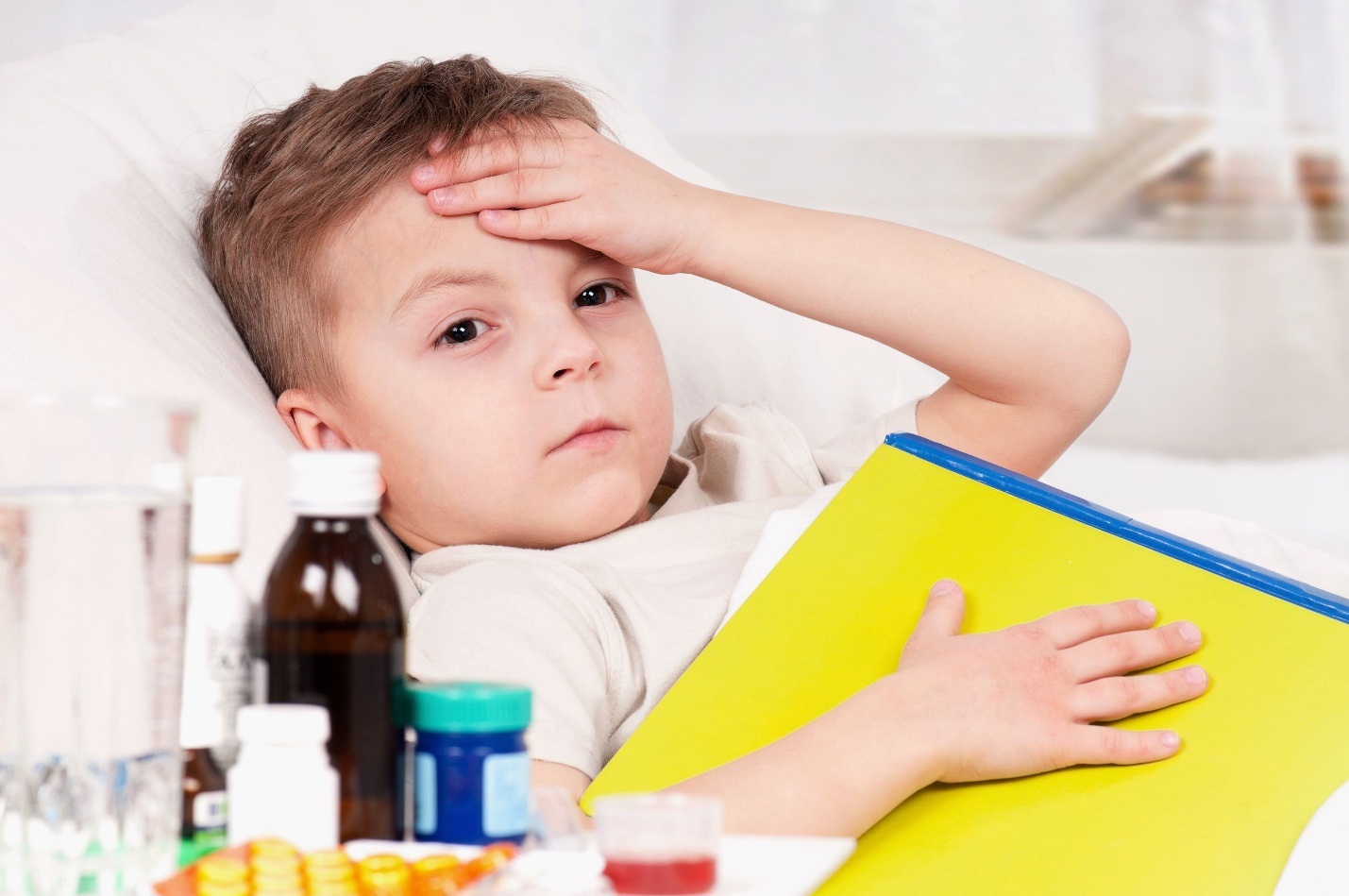 Nguy hại bệnh đường hô hấp tái phát lúc giao mùa - 1 Thời tiết thay đổi đột ngột tăng nguy cơ bé bị nhiễm bệnh