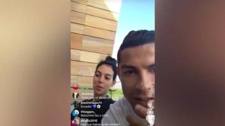 C.Ronaldo tạo “bão” với tiết lộ bất ngờ trên mạng xã hội - 1 Fans thích thú nghe C.Ronaldo chia sẻ về cô con gái sắp chào đời
