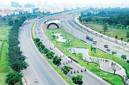 BĐS Tây Nam Sài Gòn “lên ngôi” với phân khúc nhà liên kế vườn - 1 Cơ sở hạ tầng “cú hích” để BĐS Tây Nam phát triển