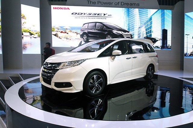 Ô tô giảm giá mạnh nhất: Cuộc đua phá giá đáy, kỷ lục 400 triệu đồng - 2
Honda Odyssey giảm 100 triệu đồng trong tháng 11 này.