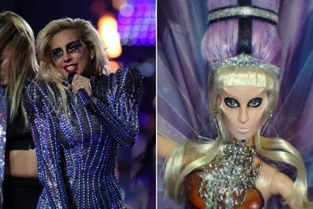 Chiêm ngưỡng loạt búp bê lấy cảm hứng từ các sao đình đám - 1 Lady Gaga vốn nổi tiếng là nữ ca sĩ “quái chiêu” nên búp bê của cô nàng cũng khó mà có thể trông bình thường được