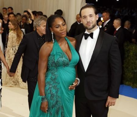 Học tập Messi, Serena Williams cấm chụp ảnh tại đám cưới triệu đô - 1 Rất nhiều fans háo hức mong chờ hôn lễ của Serena Williams và vị hôn phu