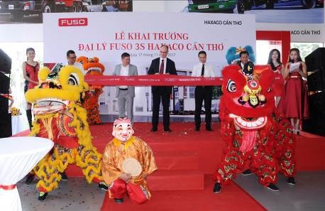 FUSO khai trương đại lý chuẩn 3S đầu tiên tại Tây Nam Bộ - 1 Lễ khai trương đại lý FUSO 3S đầu tiên tại Tây Nam Bộ