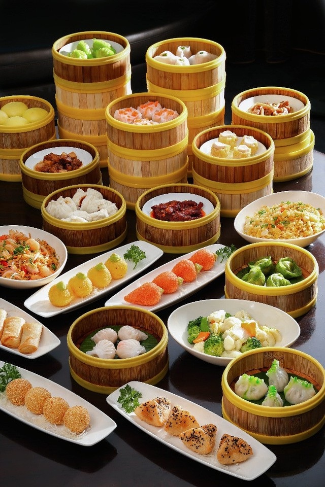 Đừng ăn dim sum, hãy đi ăn "Yum Cha" - 1 Các món dim sum được tạo ta từ nguyên liệu thượng hạng như sò điệp, bào ngư, cá tuyết, tôm biển…