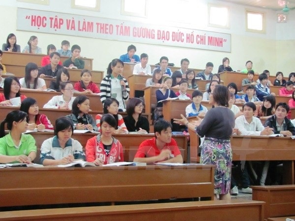 Nhân lực ngành sư phạm: “Trả học phí không quan trọng bằng đầu ra” - 2 Giờ học của thầy và trò trường Đại học Sư phạm. (Ảnh minh họa: PM/Vietnam+)