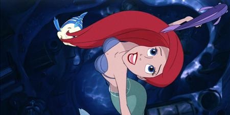 Disney và những dự án phim hứa hẹn sẽ làm “nổ tung” các rạp chiếu - 10 Trong khi hãng Universal đã rục rịch làm một phiên bản người thật đóng của “Little mermaid” thì hãng Disney dĩ nhiên cũng không thể “khoanh tay đứng nhìn” và sắp tới, chắc chắn người hâm mộ sẽ được chứng kiến cuộc so tài giữa hai “ông lớn” của Hollywood