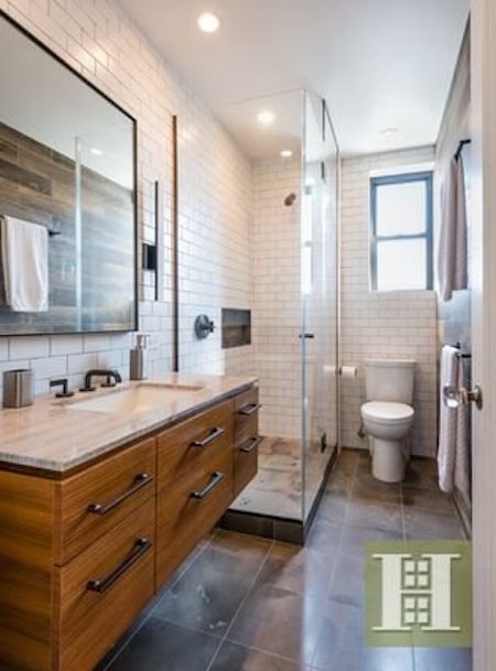 Khám phá siêu căn hộ hơn 84 tỉ đồng của danh hài Mỹ - 10 Nhà tắm nhiều tiện nghi có thể làm thoả lòng cả những vị chủ nhân khó tính nhất