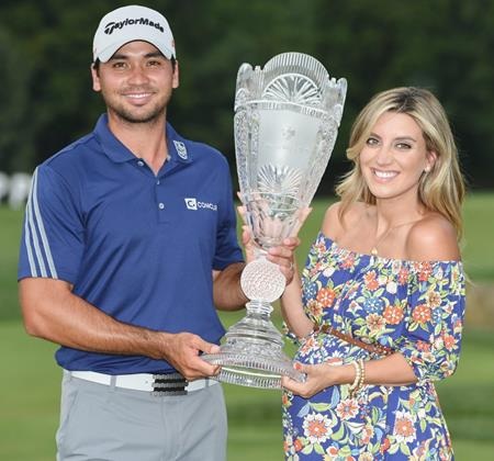 Những "bóng hồng" quyến rũ của các tay vợt hàng đầu giải golf Open 2017 - 10 Jason Day cũng khiến nhiều fan hâm mộ phải ghen tị…