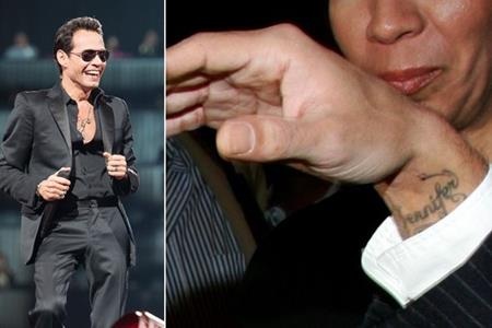 Những hình xăm định tình ấn tượng của các sao - 10 Marc Anthony cũng đã xăm tên của vợ cũ, Jennifer Lopez lên cổ tay.