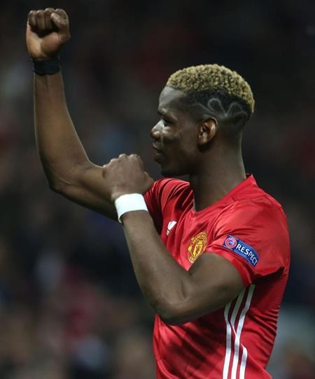 Những kiểu tóc thảm họa của Pogba từ khi gia nhập MU - 10 Cắt tóc mà cũng uốn lượn tạo hình như Pogba thì thật khiến fans khâm phục