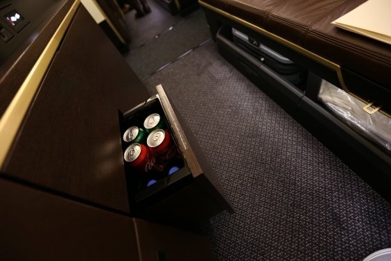 Vé hạng nhất trị giá 10.000 USD của Etihad Airway được hưởng những dịch vụ gì? - 11 Vé hạng nhất trị giá 10.000 USD của Etihad Airway được hưởng những dịch vụ gì? - 11