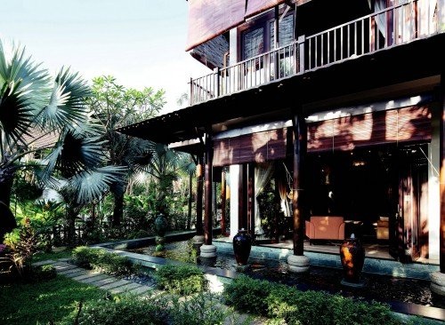 Đọ nhà siêu đẹp của hai hoa hậu giàu nhất Việt Nam - 12 Đây là căn biệt thự vườn thường được công chúng ca ngợi như ‘ngôi nhà đẹp nhất showbiz Việt’.