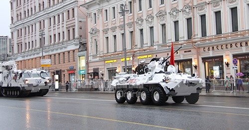 Nga diễn tập chuẩn bị cho lễ duyệt binh Ngày Chiến thắng tại Moscow - 12 Một trong những điểm nhấn của lễ duyệt binh năm nay là các tổ hợp vũ khí được tối ưu cho hoạt động ở vùng Bắc Cực.