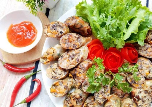 Cuối tuần đổi vị với lòng lợn nhồi thịt chiên giòn - 4 Cuối tuần đổi vị với lòng lợn nhồi thịt chiên giòn - 4