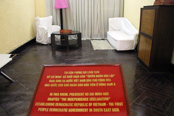 Thăm ngôi nhà Bác Hồ viết bản tuyên ngôn độc lập - 12