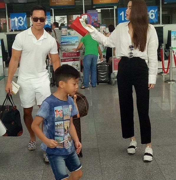 "Ngã ngửa" với lý do Hồ Ngọc Hà và Kim Lý vào khách sạn lúc 3h sáng - 4 "Ngã ngửa" với lý do Hồ Ngọc Hà và Kim Lý vào khách sạn lúc 3h sáng - 4