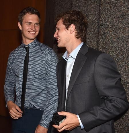 Khi các “sao” có anh chị em toàn là “trai xinh, gái đẹp” - 13 Ansel Elgort cùng ông anh trai Warren có ngoại hình khá giống nhau và nếu không cẩn thận thì các fan hâm mộ còn có thể bị nhầm lẫn