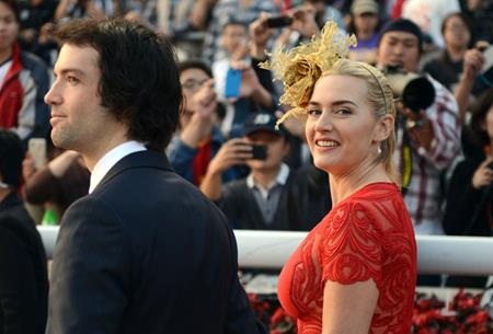 Những đám cưới bí mật tại Hollywood - 13 Kate Winslet và Ned Rocknroll đã tổ chức một hôn lễ cực kỳ bí mật tại New York hồi tháng 12/2012