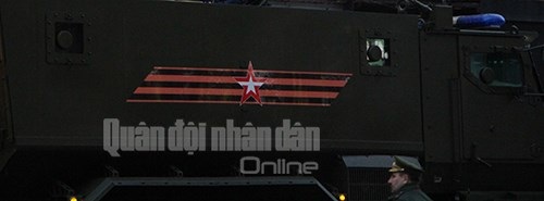 Nga diễn tập chuẩn bị cho lễ duyệt binh Ngày Chiến thắng tại Moscow - 14 Một biểu tượng không thể thiếu trên các phương tiện tham gia lễ duyệt binh Ngày chiến thắng là dải ruy-băng Thánh Greygory, biểu tượng của chiến thắng.