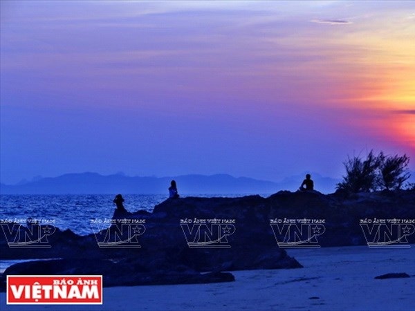 Đảo Cô Tô là điểm đến lý tưởng cho du khách khám phá vẻ hoang sơ - 13 Đảo Cô Tô là điểm đến lý tưởng cho du khách khám phá vẻ hoang sơ - 13