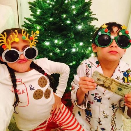 Sao và những mùa Noel ấm áp bên gia đình - 13 Jennifer Lopez đã đón một Giáng sinh ấm áp cùng với hai thiên thần nhỏ.