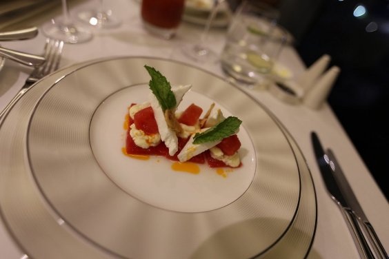 Vé hạng nhất trị giá 10.000 USD của Etihad Airway được hưởng những dịch vụ gì? - 14 Vé hạng nhất trị giá 10.000 USD của Etihad Airway được hưởng những dịch vụ gì? - 14