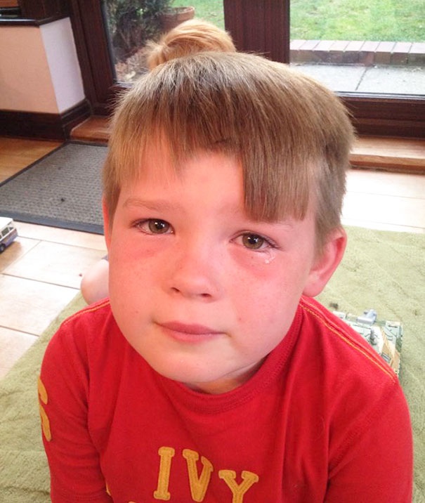 Chết cười với những bức ảnh khi bọn trẻ tự tay cắt tóc - 15