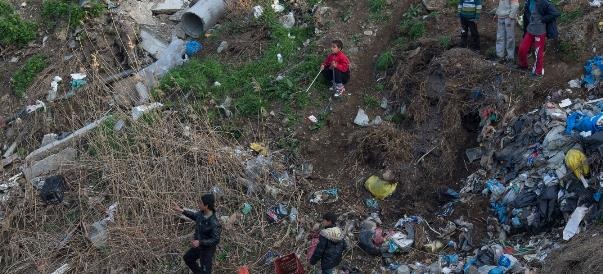 Việt Nam nằm trong danh sách những điểm du lịch ô nhiễm nhất thế giới - 19