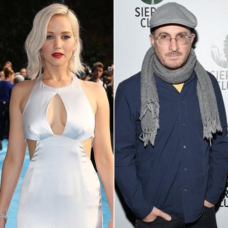 Những đôi uyên ương ngọt ngào nhất làng giải trí năm 2016 - 2 Jennifer Lawrence, 26 tuổi, đã khiến rất nhiều fan nam phải đau lòng khi hẹn hò cùng đạo diễn Darren Aronofsky, 47 tuổi. Tuy khoảng cách tuổi tác giữa cả hai hết sức chênh lệch nhưng J.Law vẫn đang vô cùng hạnh phúc bên “tình già”.