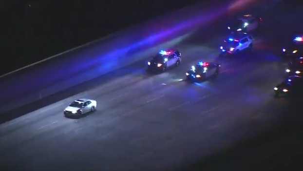 Clip truy đuổi nghi phạm giết người như phim hành động tại Los Angeles - 1 Clip truy đuổi nghi phạm giết người như phim hành động tại Los Angeles - 1