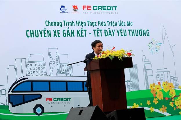 FE CREDIT tổ chức đưa 405 công nhân về quê ăn Tết - 2 FE CREDIT tổ chức đưa 405 công nhân về quê ăn Tết - 2