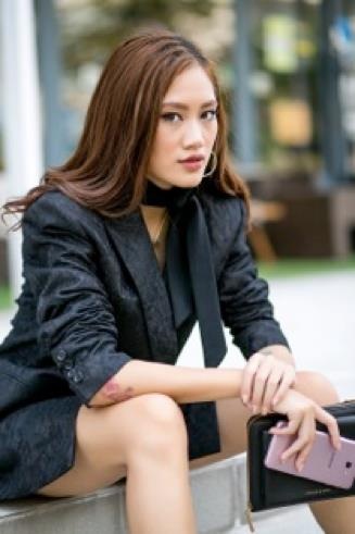 Các stylist hàng đầu thi nhau đem sắc hồng xuống phố - 2 Các stylist hàng đầu thi nhau đem sắc hồng xuống phố - 2