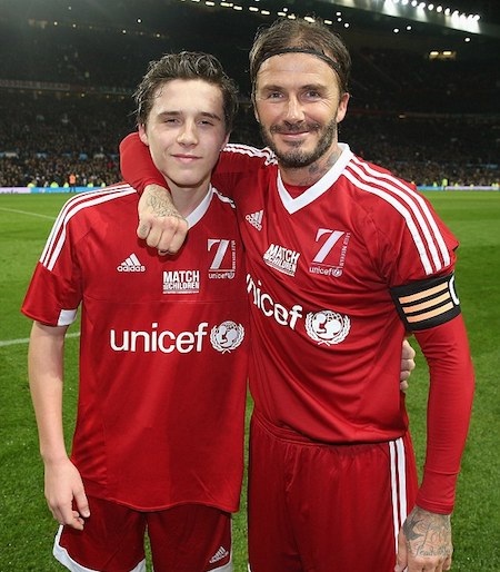 David Beckham bị “tố” đòi đưa đón bằng chuyên cơ gần nửa tỉ đồng - 2 David Beckham tốn tới 17.000 bảng Anh để đi xem con trai đá bóng