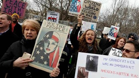 Thử thách ngoại giao và "những vùng bão tố" của Tổng thống Trump - 3 Biểu tình chống sắc lệnh về nhập cư của Donald Trump, ngày 29-1-2017 tại Washington DC.
