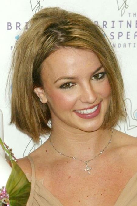 Nhìn lại hành trình “lột xác” ấn tượng của Britney Spears - 2 Theo thời gian, Britney Spears dần rũ bỏ hình tượng nữ sinh ngây thơ để đi theo một định hướng trưởng thành hơn