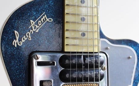 Ghi-ta của huyền thoại Kurt Cobain được rao bán làm từ thiện - 2 Cây Hagstrom Blue Sparkle Deluxe đang được bán trên eBay