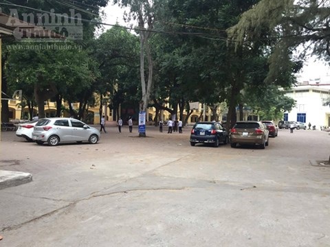 Trường học kiêm bãi trông xe: mất nhiều, được ít - 3 Lo làm hỏng xe của khách và phải đền khiến học sinh không còn dám vô tư chạy nhảy nô đùa