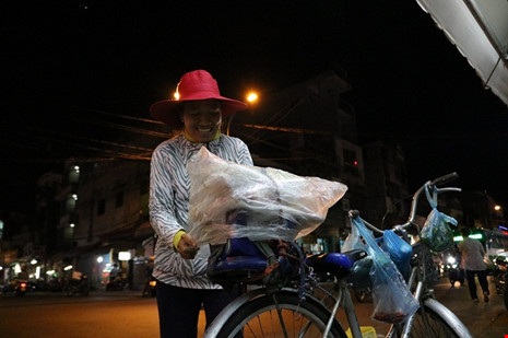 Những phận đời bên gánh hàng rong - 3 Những phận đời bên gánh hàng rong - 3