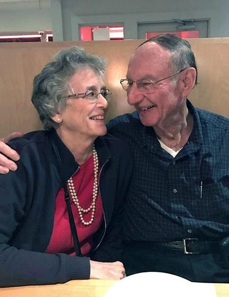 Ông Jim chính là người chủ động nối lại tình xưa sau 64 năm xa cách