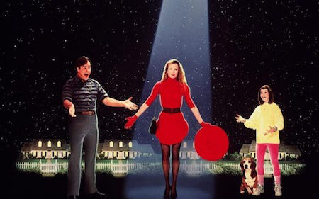 Khi tham gia hai bộ phim nổi tiếng “My stepmother is an alien” và “Final analysis”, Kim Basinger đều phải tìm tới diễn viên đóng thế và người được lựa chọn chính là Shelley Michelle, người được mệnh danh là “nữ hoàng đóng thế” tại Hollywood và cũng từng đóng thế cho Julia Roberts trong bộ phim “Pretty woman”.