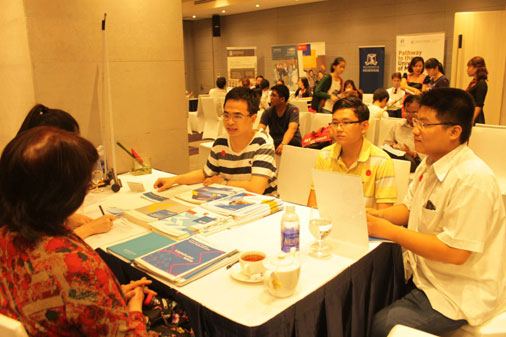 Ngày hội tư vấn tuyển sinh, khám phá học bổng 14 quốc gia - 2 Ngày hội tư vấn tuyển sinh, khám phá học bổng 14 quốc gia - 2