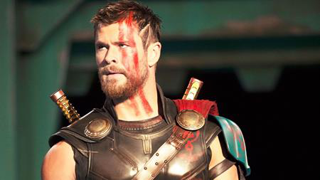 Những bom tấn siêu anh hùng sắp “càn quét” phòng vé - 2 Ngoài hai gương mặt quen thuộc là Chris Hemsworth và Tom Hiddleston, “Thor: Ragnarok” còn có sự tham gia của nữ minh tinh Cate Blanchett trong vai nữ thần Hela và các khán giả đều đang nóng lòng chờ tới ngày 3/11, ngày ra mắt chính thức của “Thor: Ragnarok”