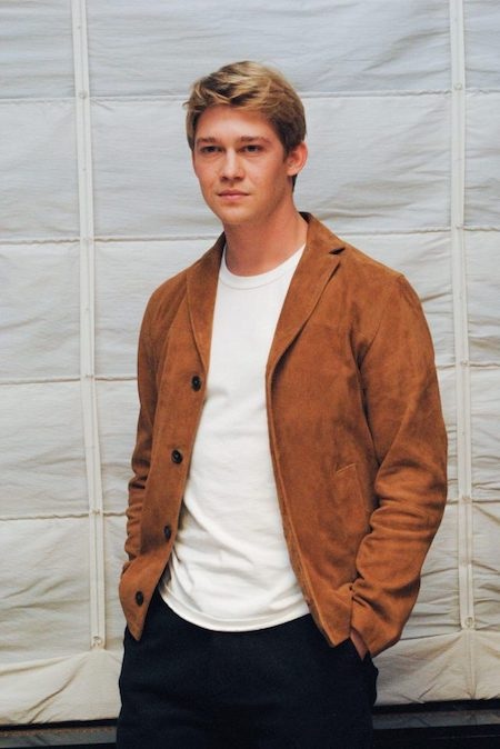 Taylor Swift “săn” nhà tại Anh để được gần gũi bạn trai - 2 Joe Alwyn là người đang khiến Taylor Swift “say như điếu đổ”