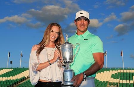 Ngắm bạn gái xinh đẹp của nhà vô địch US Open - 2 Jena Sims gây ấn tượng mạnh mẽ khi ăn mừng chiến thắng của bạn trai