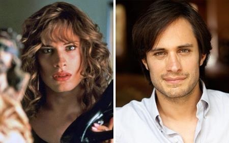 Khi các sao hoán đổi giới tính thần kì - 2 Đẹp trai phong độ ngời ngời nhưng Gael García Bernal cũng có những giây phút yếu đuối, xinh đẹp đến nao lòng khi tham gia tác phẩm “La mala educación” (2004)