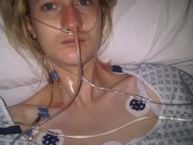 Thay đổi hormone, bà mẹ bị mù suốt thai kỳ - 2 Leah phát hiện bản thân mắc bệnh tiểu đường năm 14 tuổi