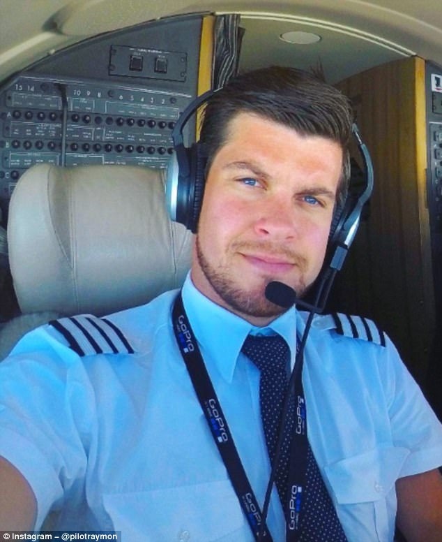 Khoảnh khắc selfie của phi công hút cả triệu like trên mạng xã hội - 3
