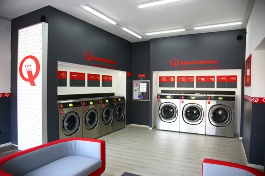 Mô hình cửa hàng giặt sấy tự động Speed Queen